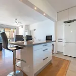 2 Bed 1 Bath Very Bright Appartamento Fuengirola