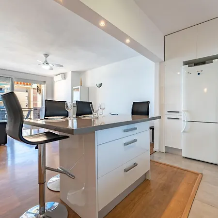 2 Bed 1 Bath Very Bright * Fuengirola