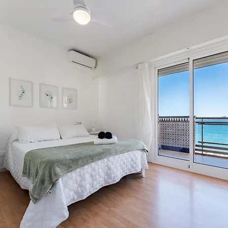 2 Bed 1 Bath Very Bright Appartamento